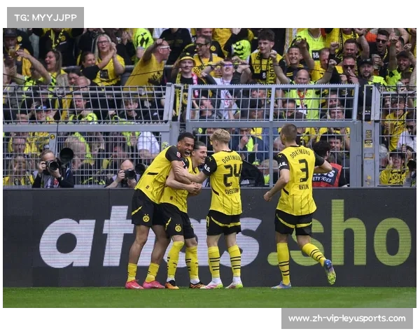 弗鲁米嫩塞领跑世俱杯F组 多特紧随其后 巴甲再度问鼎榜首 弗鲁米嫩塞领跑世俱杯F组 多特紧随其后 巴甲再度问鼎榜首